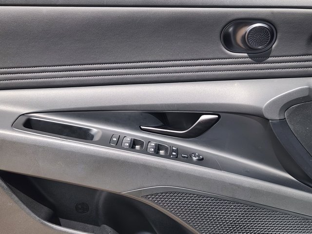 Used 2026 Hyundai Elantra Sport FWD image 21