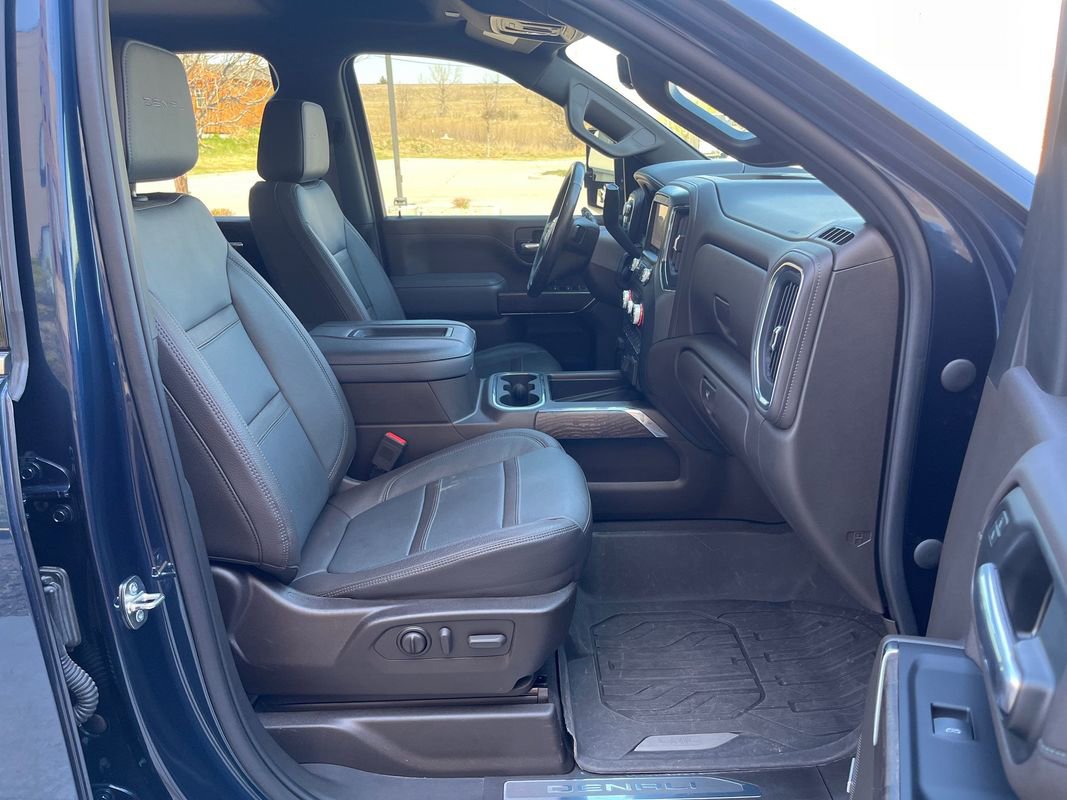 Used 2022 GMC Sierra 3500 Denali w/ Technology Package AWD/4WD image 33