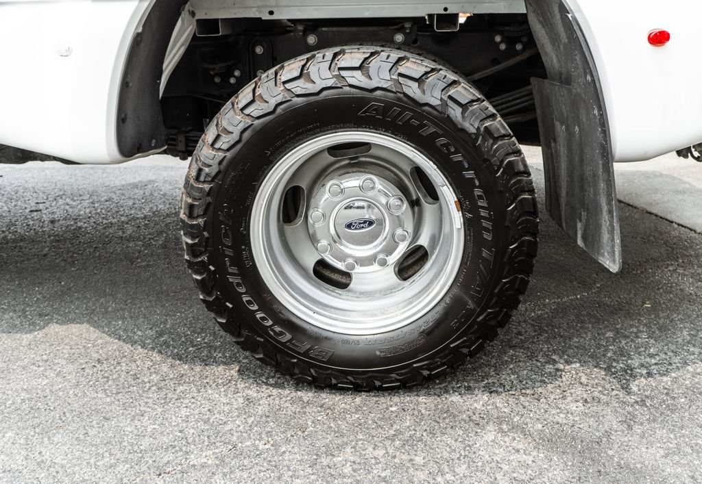 Used 2025 Ford F350 Lariat w/ Lariat Ultimate Package AWD/4WD image 30