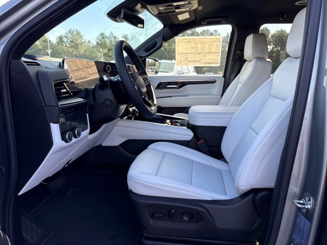 New 2025 Chevrolet Suburban Premier image 24