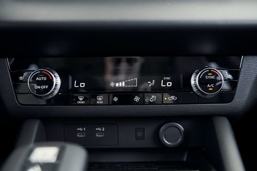 Used 2025 Mitsubishi Outlander SE FWD image 49