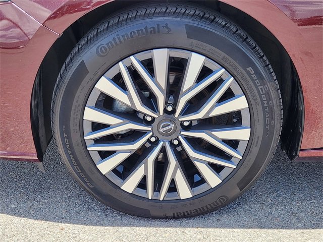 Used 2024 Nissan Altima 2.5 SV image 14