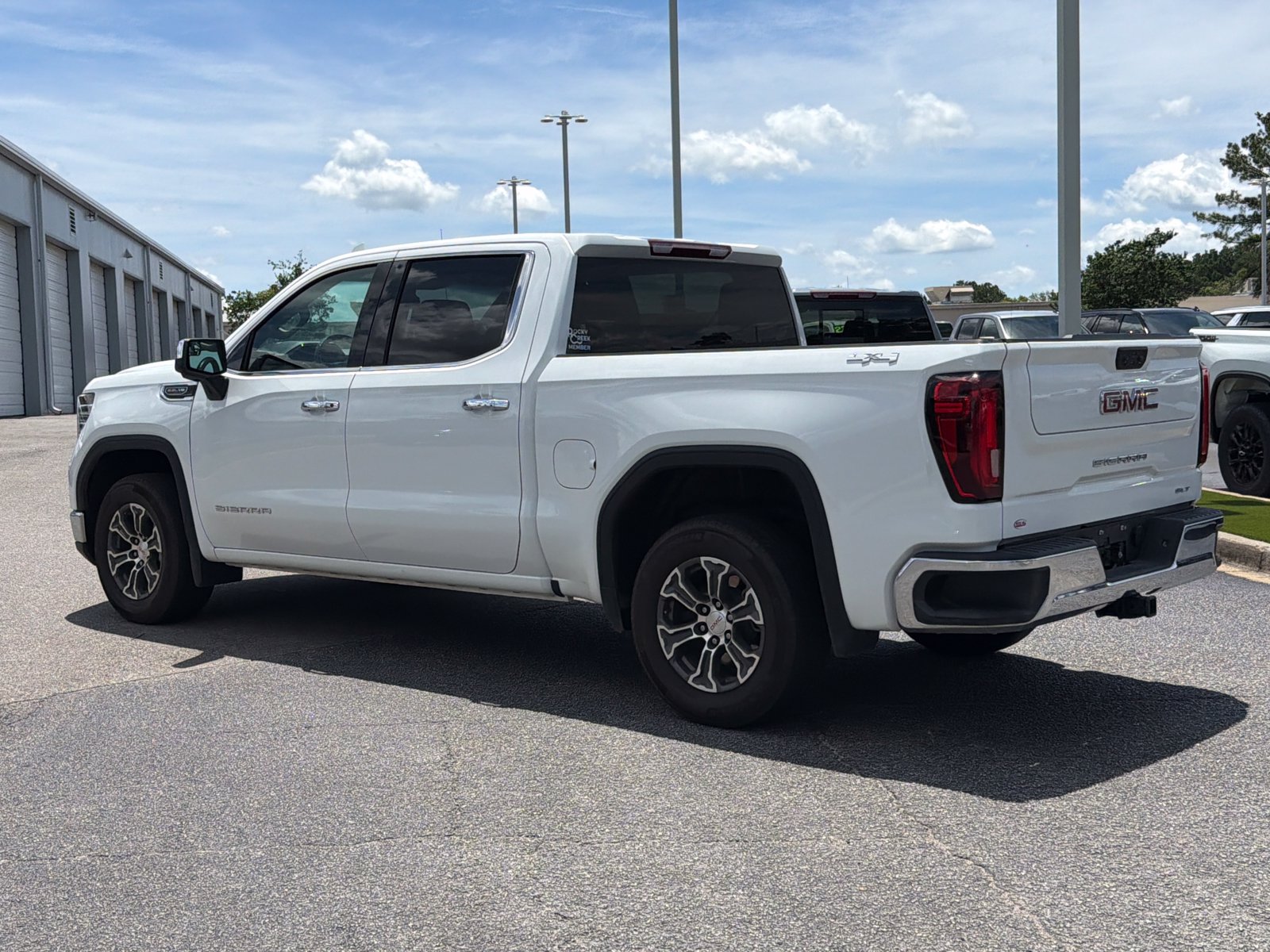 Used 2024 GMC Sierra 1500 SLT AWD/4WD image 10