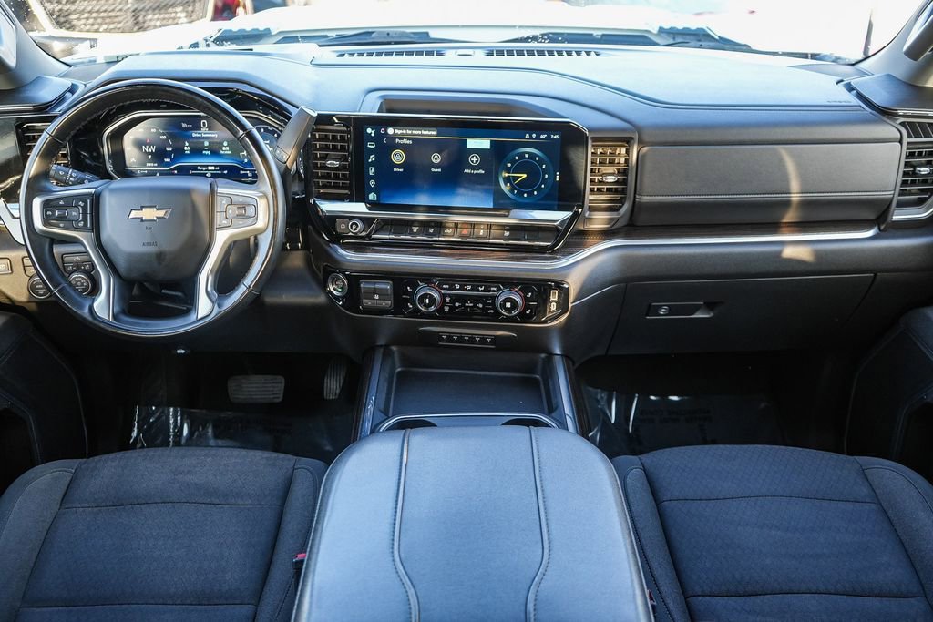 Used 2025 Chevrolet Silverado 2500 LT w/ Convenience Package image 13