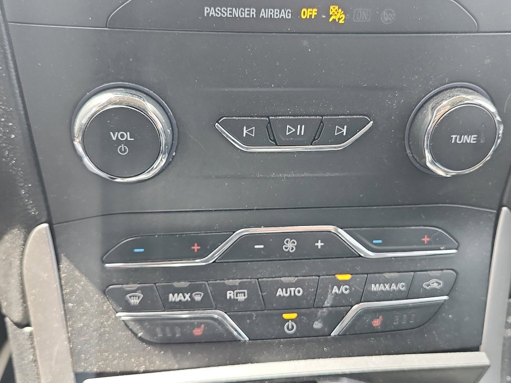 Used 2020 Ford Edge SEL image 28