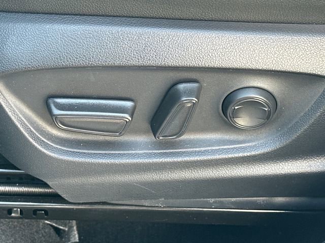 Used 2025 Toyota Corolla Cross XLE w/ Convenience Package image 16