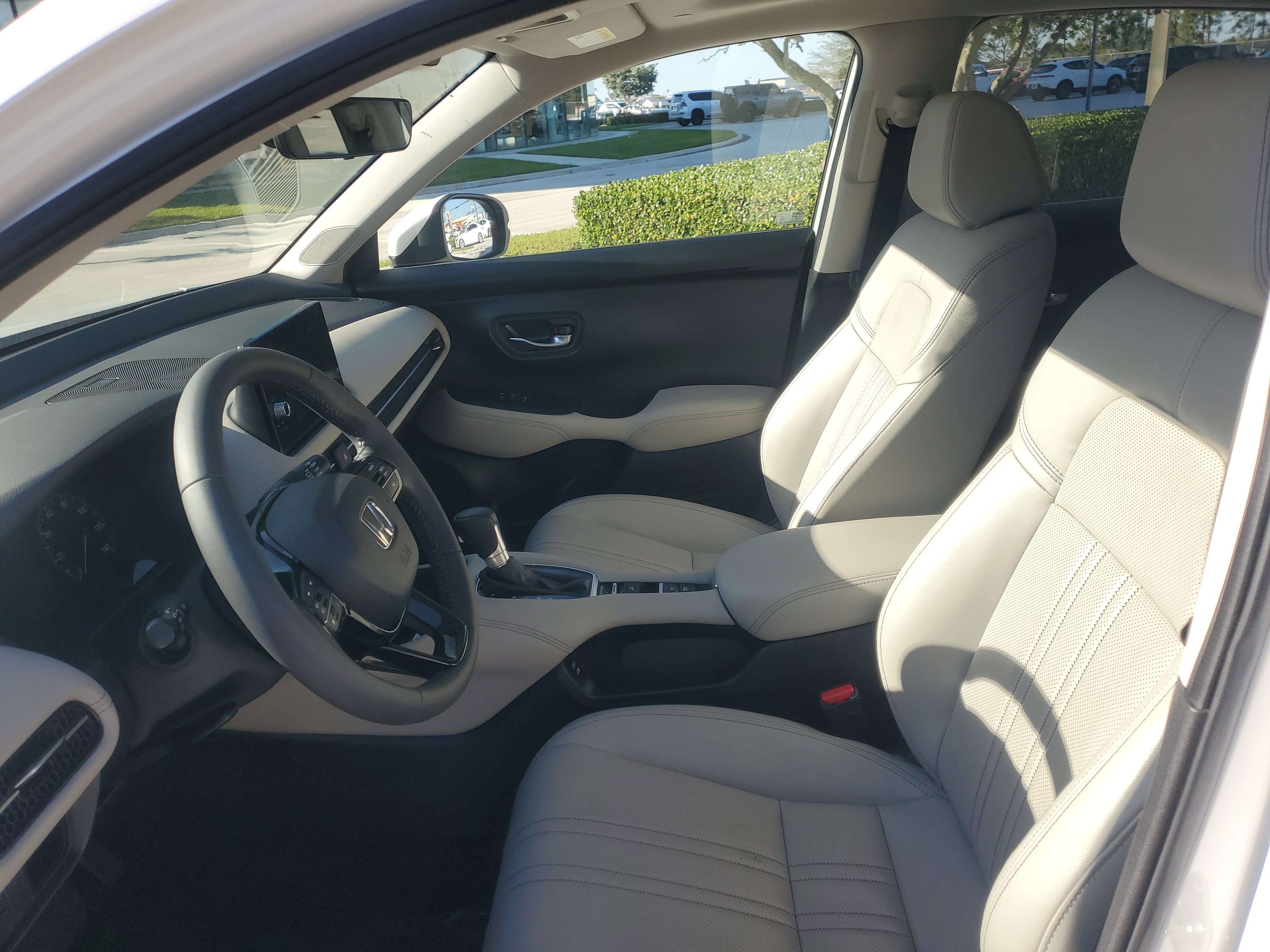 Used 2025 Honda HR-V EX-L image 18