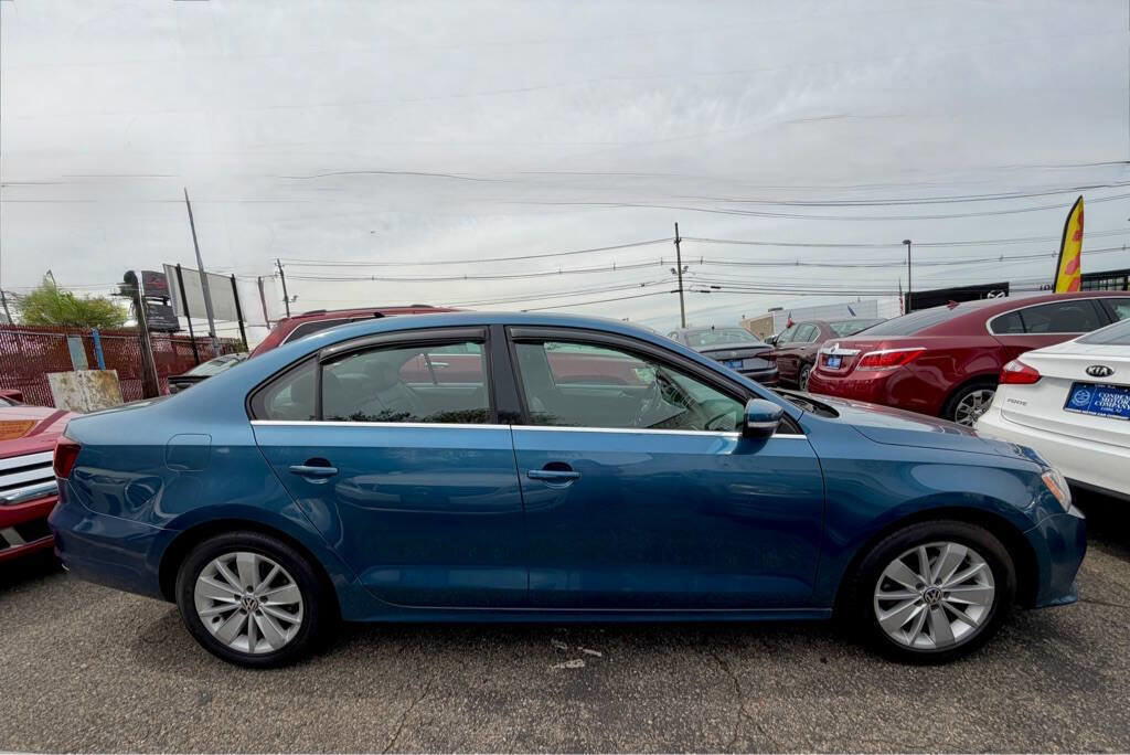 Used 2015 Volkswagen Jetta SE FWD image 2
