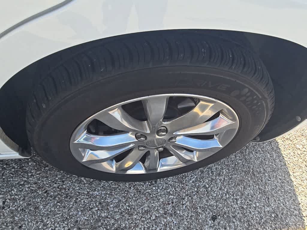Used 2020 Chrysler 300 Limited AWD/4WD image 7