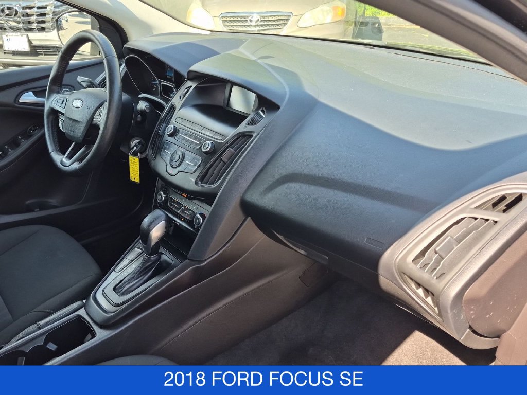 Used 2018 Ford Focus SE w/ Cold Weather Package FWD image 30