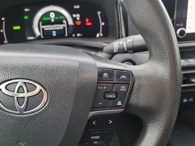 Used 2025 Toyota Camry LE FWD image 16