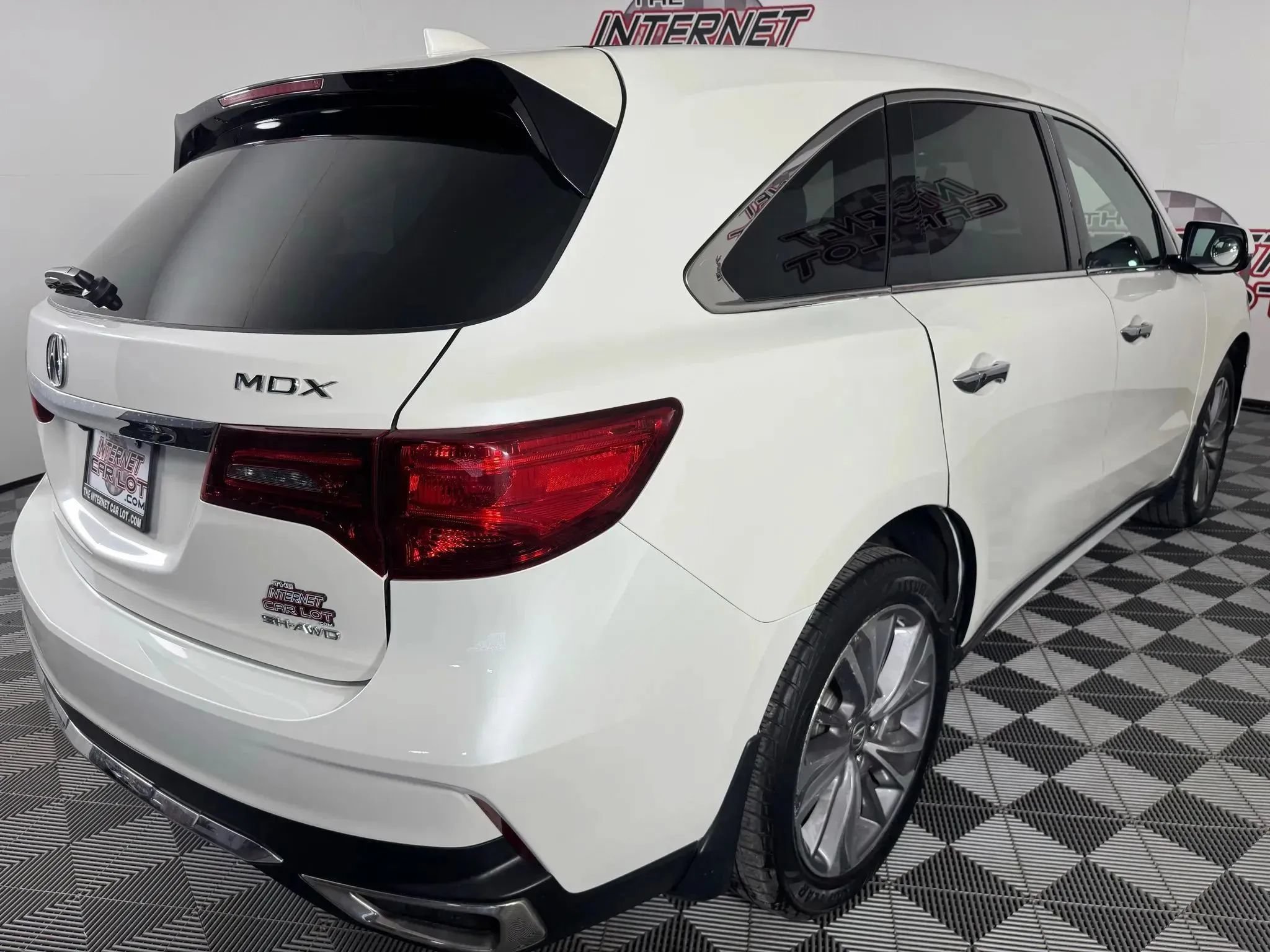 Used 2017 Acura MDX w/ Technology Package AWD/4WD image 32