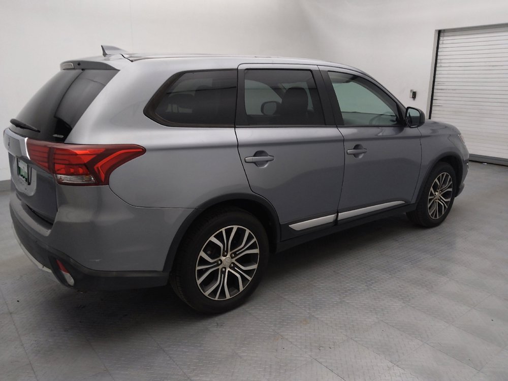 Used 2018 Mitsubishi Outlander SE image 10