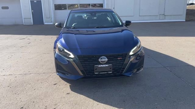 Used 2024 Nissan Altima 2.5 SR image 3