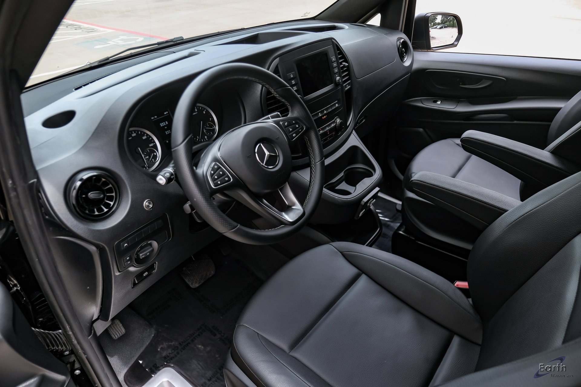 Used 2023 Mercedes-Benz Metris Passenger image 39