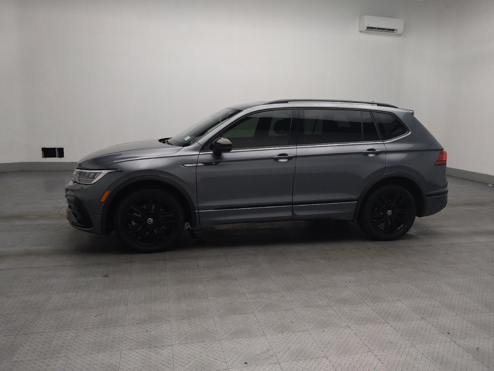 Used 2022 Volkswagen Tiguan SE R-Line FWD image 2