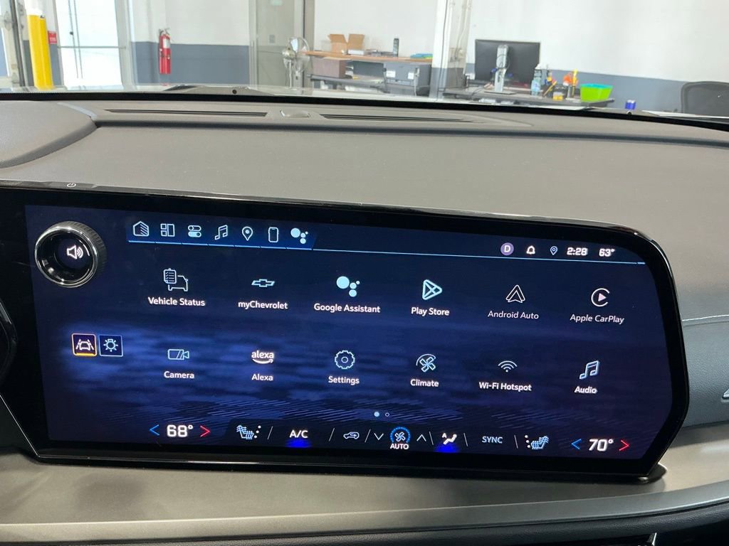 Used 2024 Chevrolet Traverse LT image 37