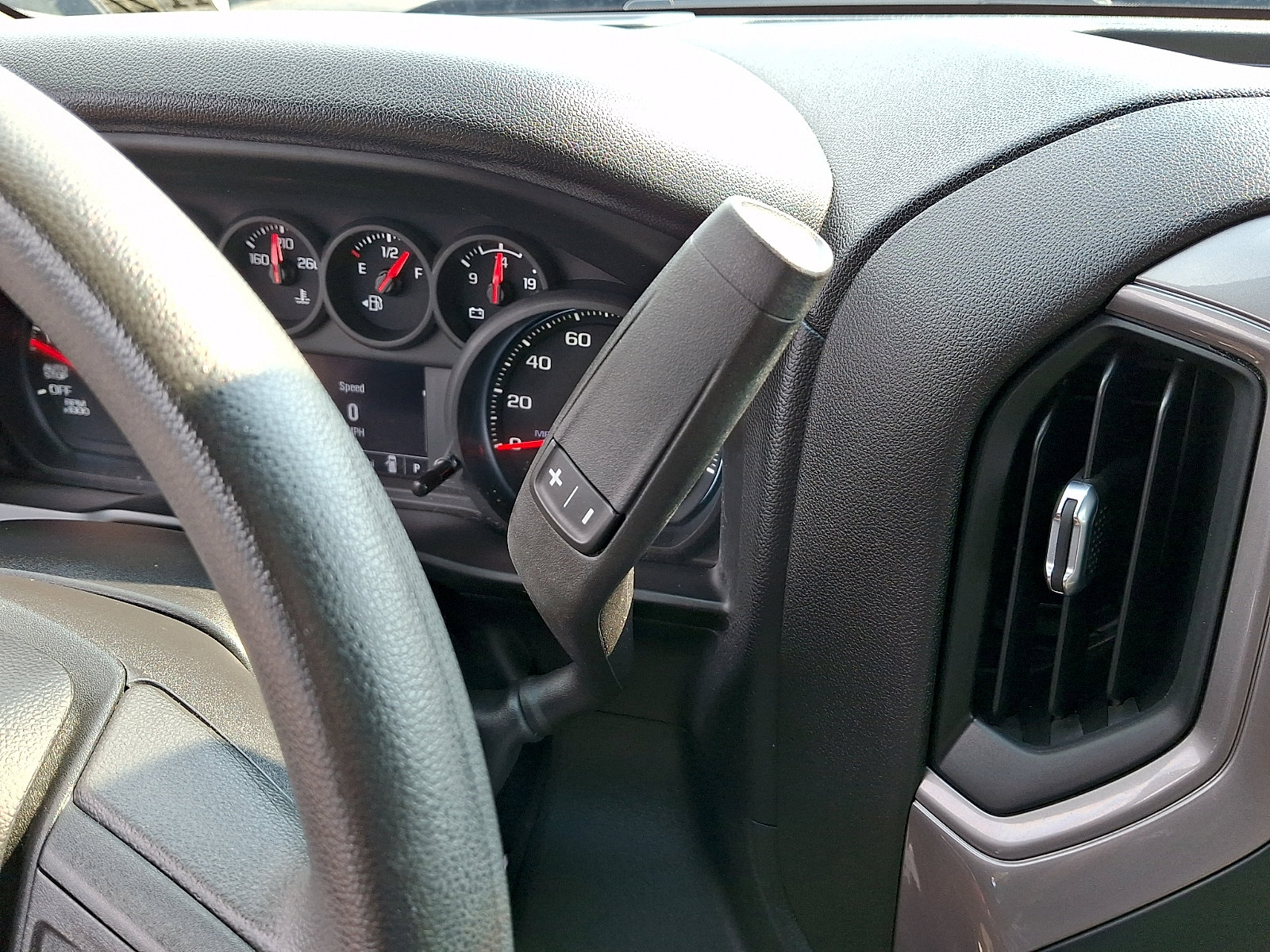 Used 2022 Chevrolet Silverado 1500 Custom w/ LPO, Dark Essentials Package AWD/4WD image 15