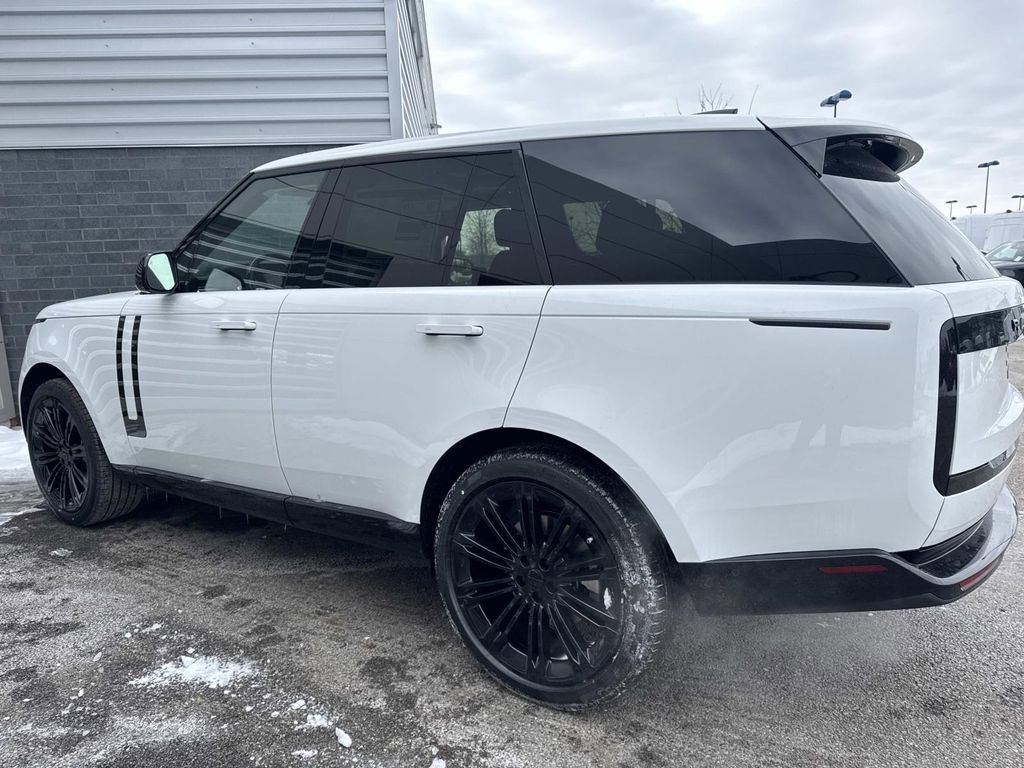 New 2026 Land Rover Range Rover SE image 4