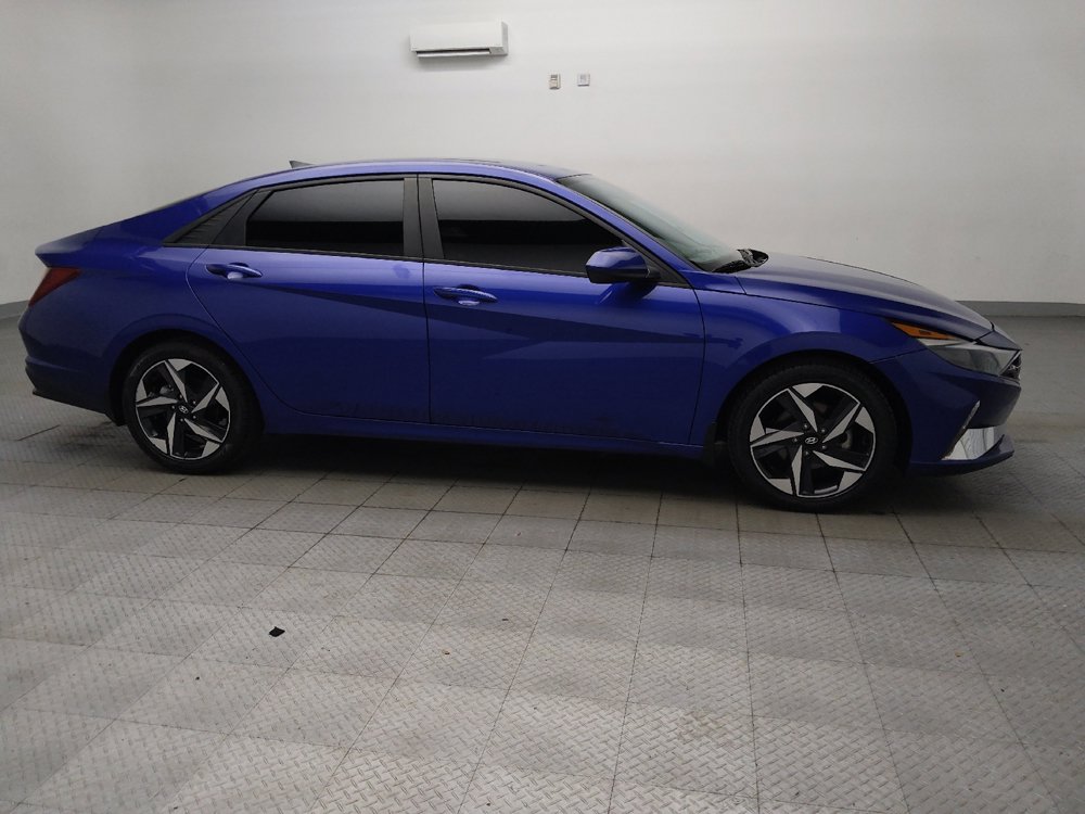 Used 2023 Hyundai Elantra SEL w/ Convenience Package FWD image 11