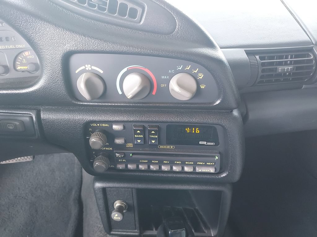 Used 1993 Chevrolet Camaro Z28 RWD image 21
