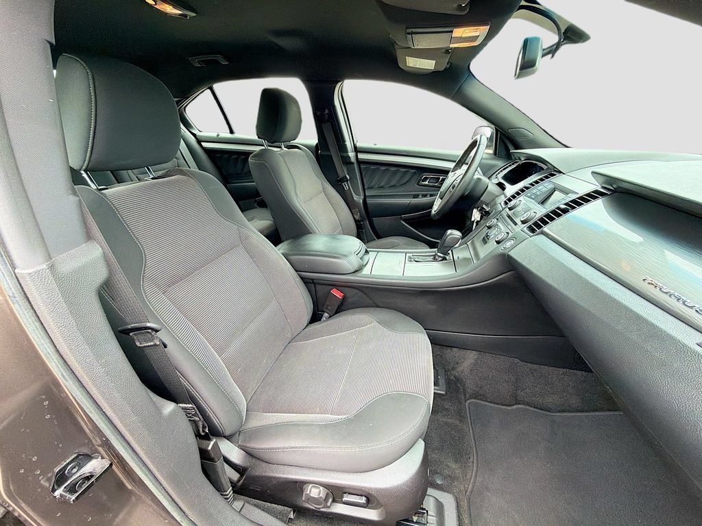 Used 2016 Ford Taurus SEL FWD image 29