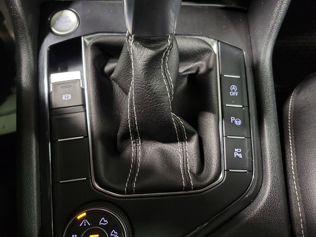 Used 2023 Volkswagen Tiguan SEL R-Line image 17