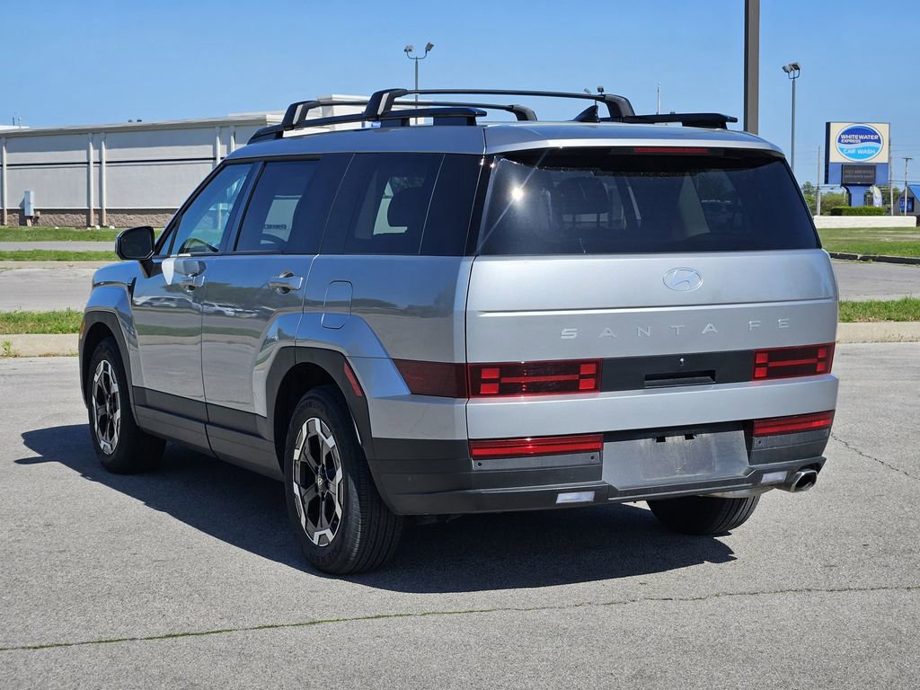 Used 2025 Hyundai Santa Fe SEL FWD image 3