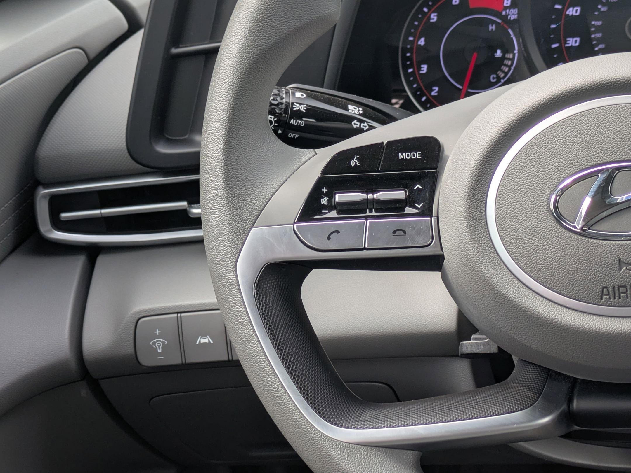 Certified 2023 Hyundai Elantra SEL FWD image 13