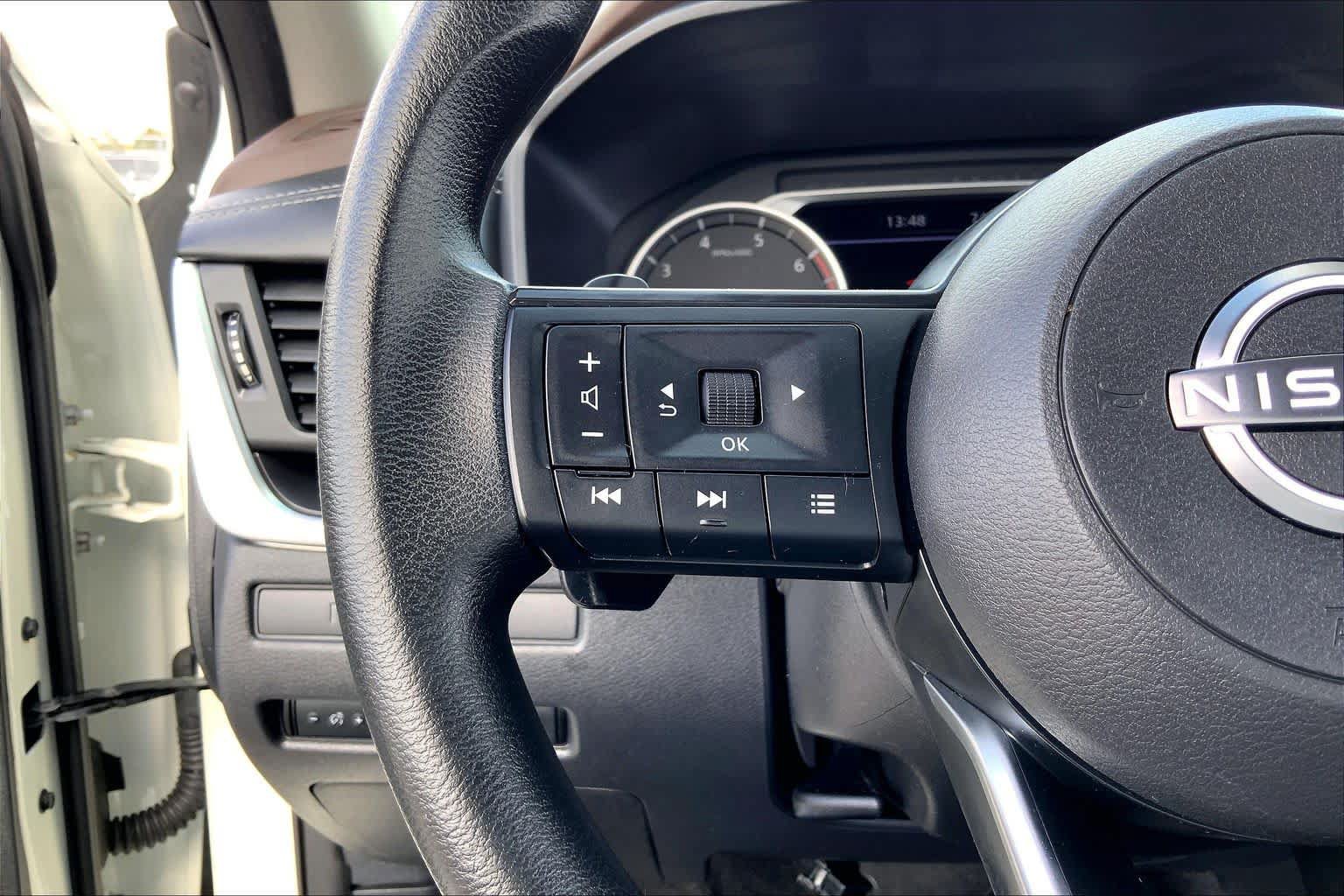 Used 2023 Nissan Rogue S FWD image 22