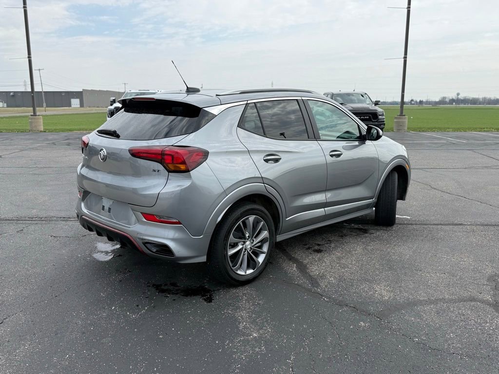 Used 2023 Buick Encore GX Select w/ Sport Touring Package image 2