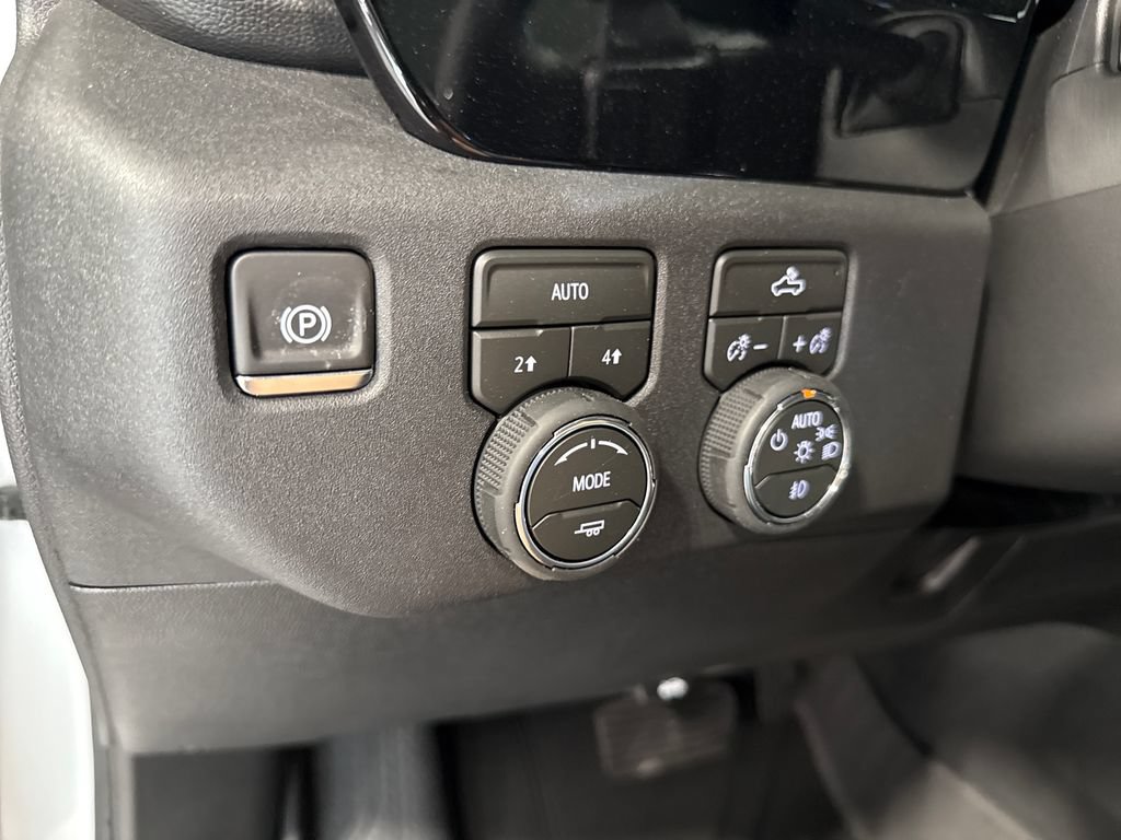 New 2026 Chevrolet Silverado 1500 RST w/ Dark Appearance Package AWD/4WD image 11