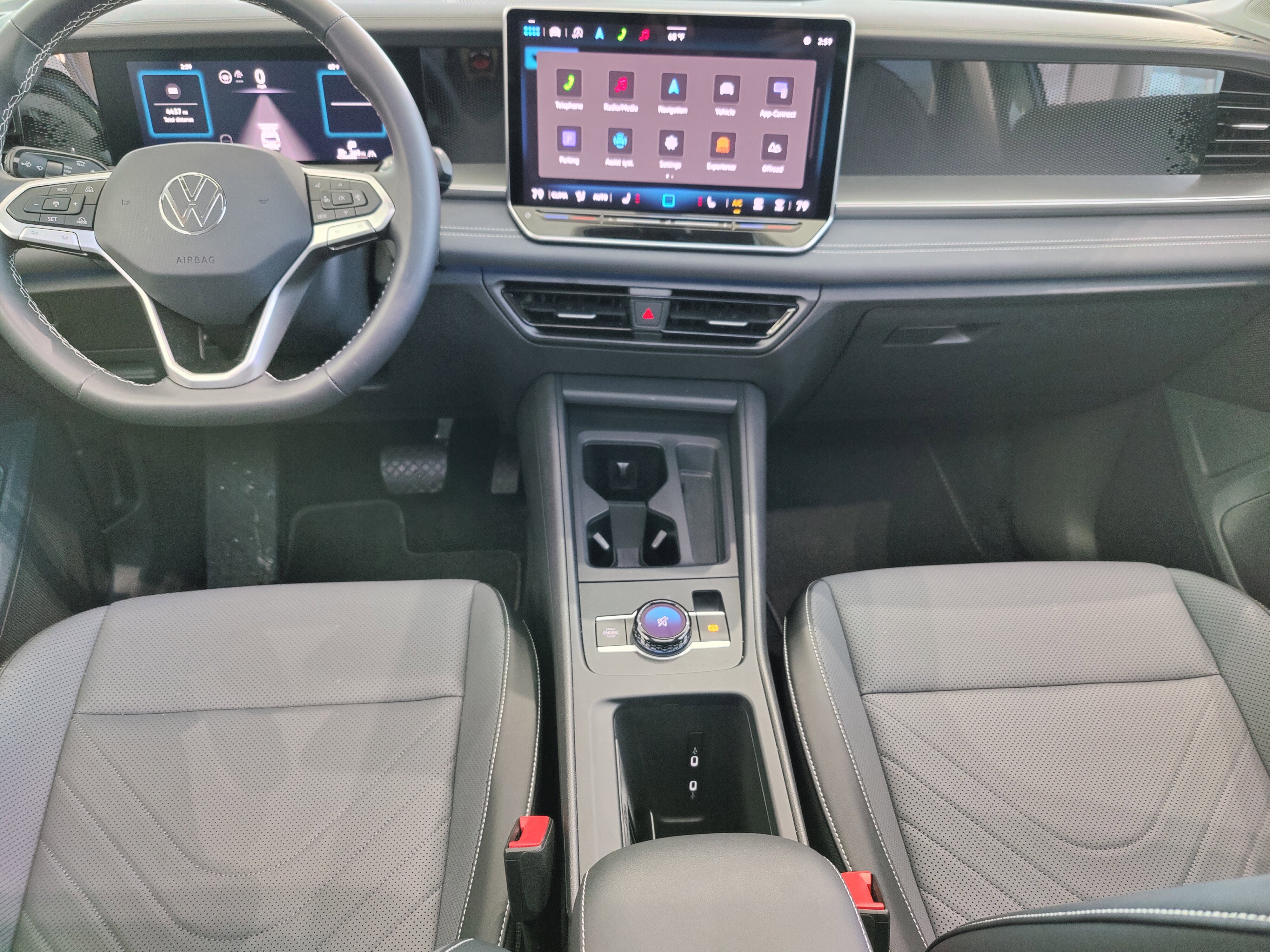 Used 2025 Volkswagen Tiguan SE image 16