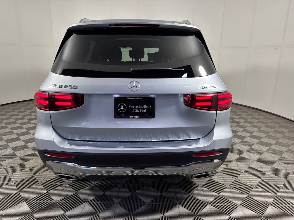 New 2026 Mercedes-Benz GLB 250 4MATIC image 4