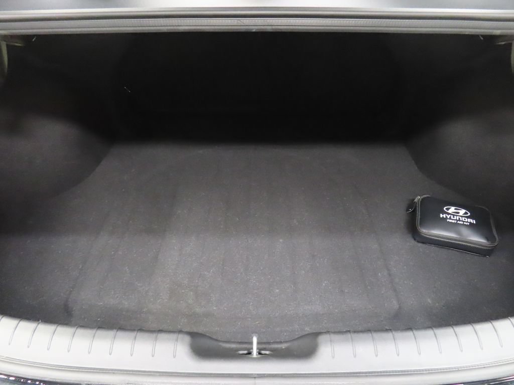 Used 2024 Hyundai Elantra SEL FWD image 36