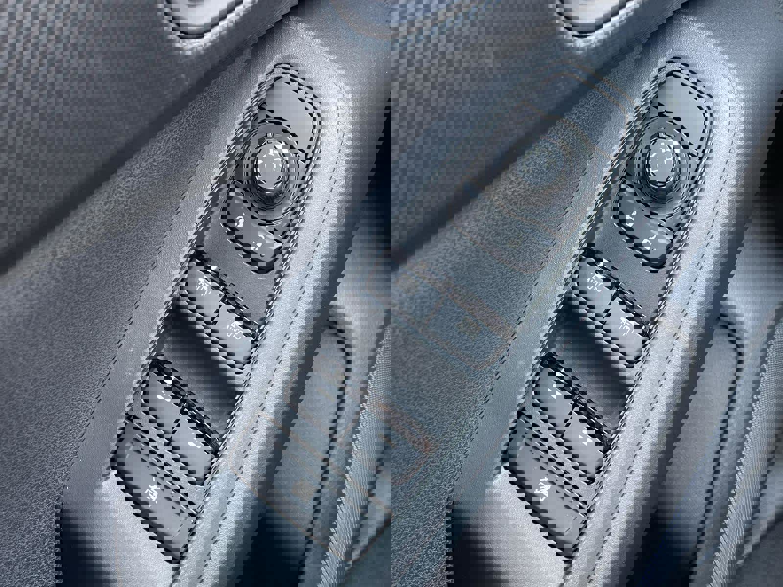 Used 2025 Subaru Crosstrek 2.0i Premium image 26