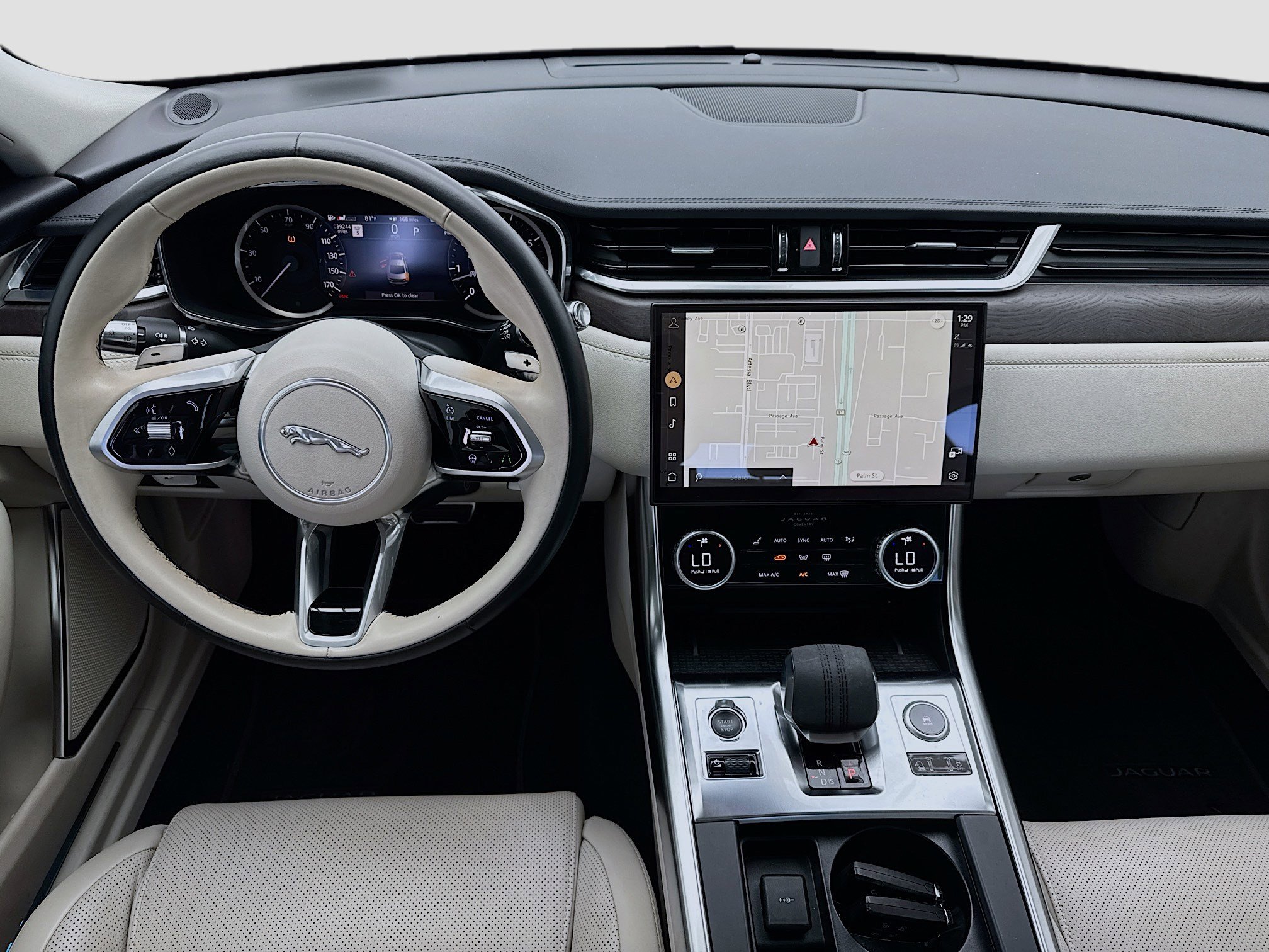 Used 2022 Jaguar XF SE image 15