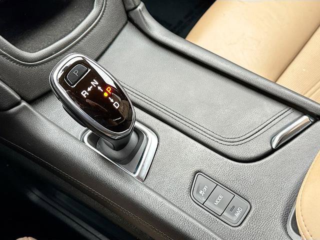 Used 2017 Cadillac XT5 Platinum w/ Driver Assist Package image 15