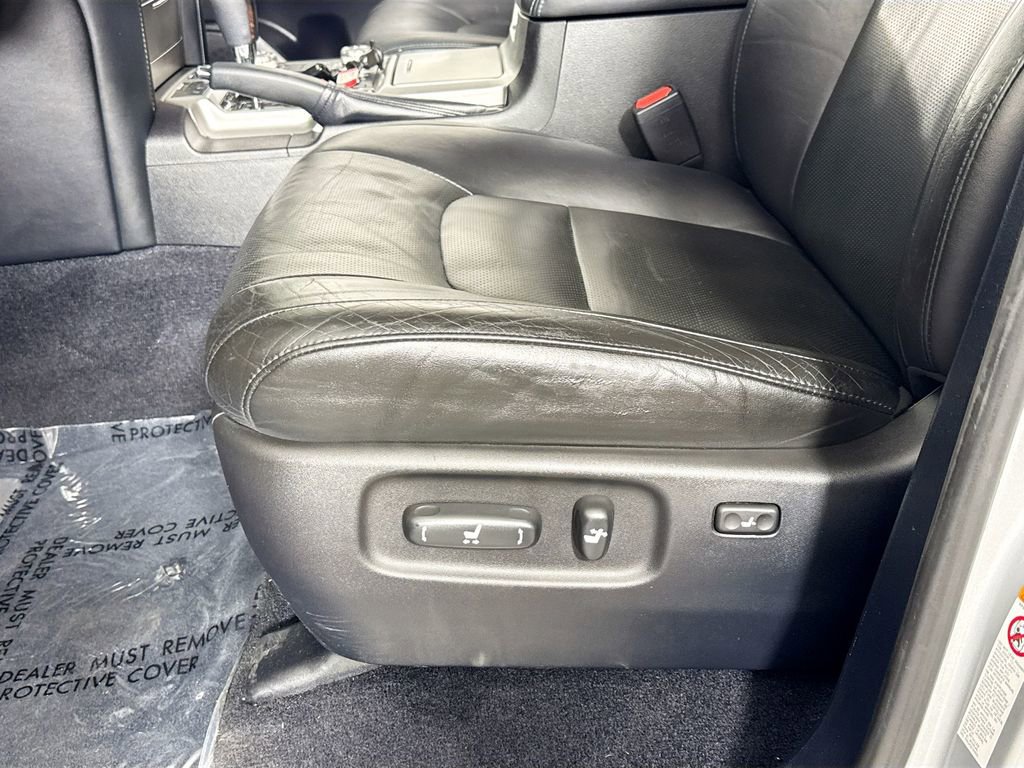 Used 2016 Toyota Land Cruiser AWD/4WD image 25