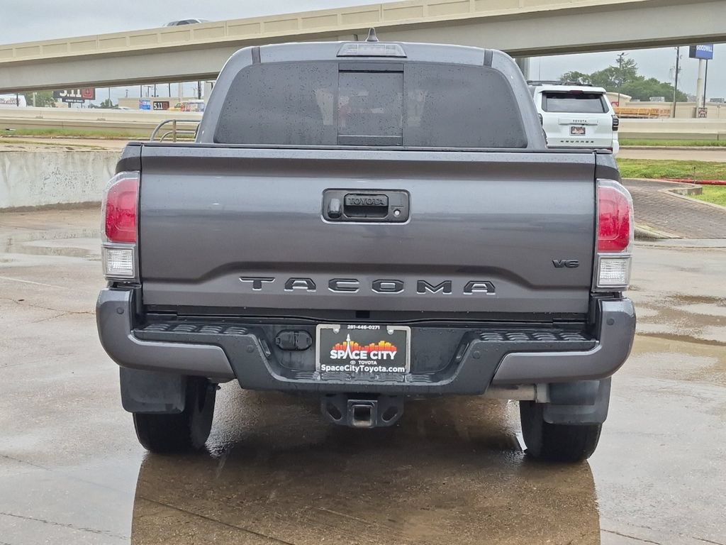 Used 2022 Toyota Tacoma TRD Sport w/ Technology Package RWD image 5