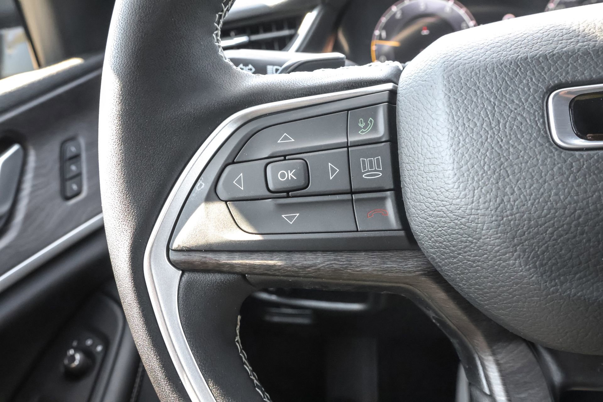 New 2025 Jeep Grand Cherokee Limited image 21