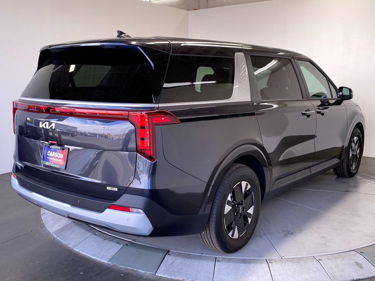 New 2027 Kia Carnival LXS FWD image 5