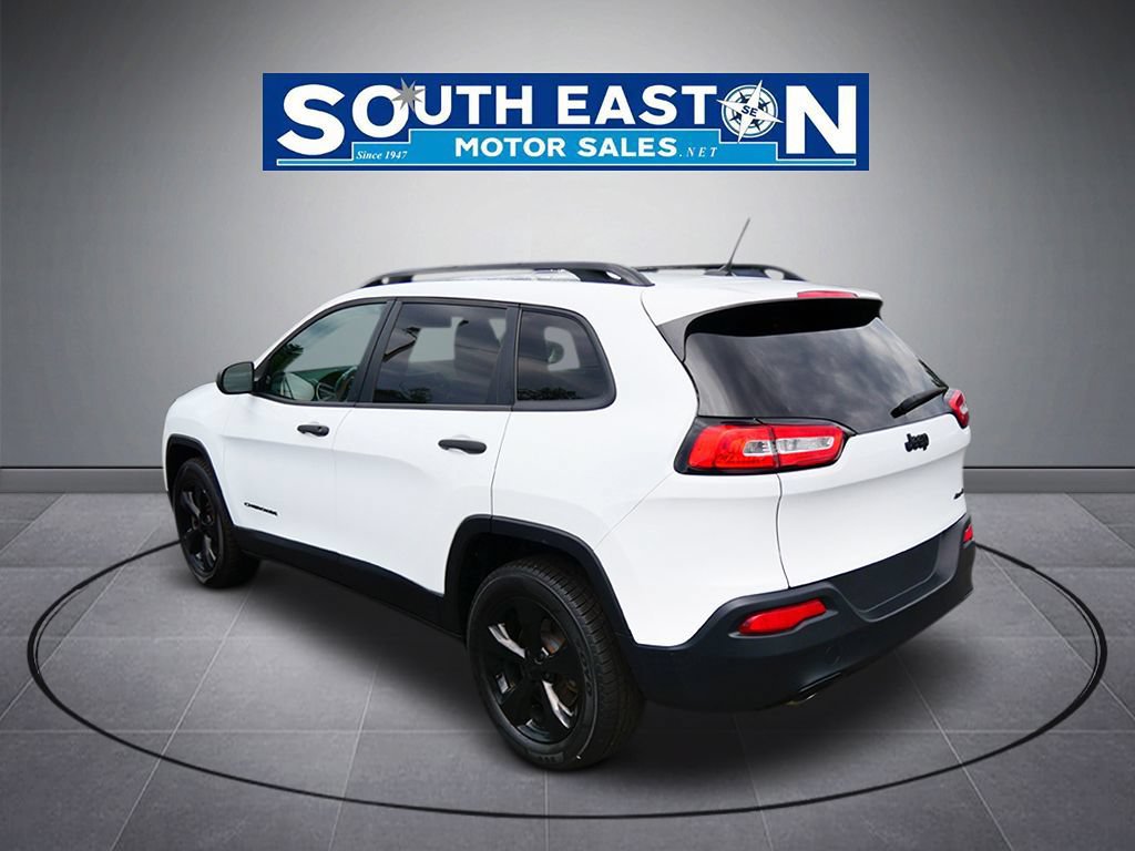 Used 2017 Jeep Cherokee Sport AWD/4WD image 5