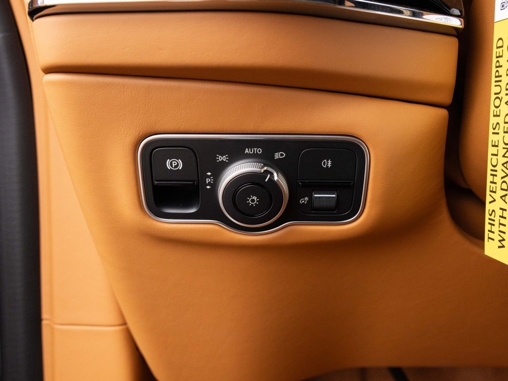 New 2026 Aston Martin DBX 707 image 22