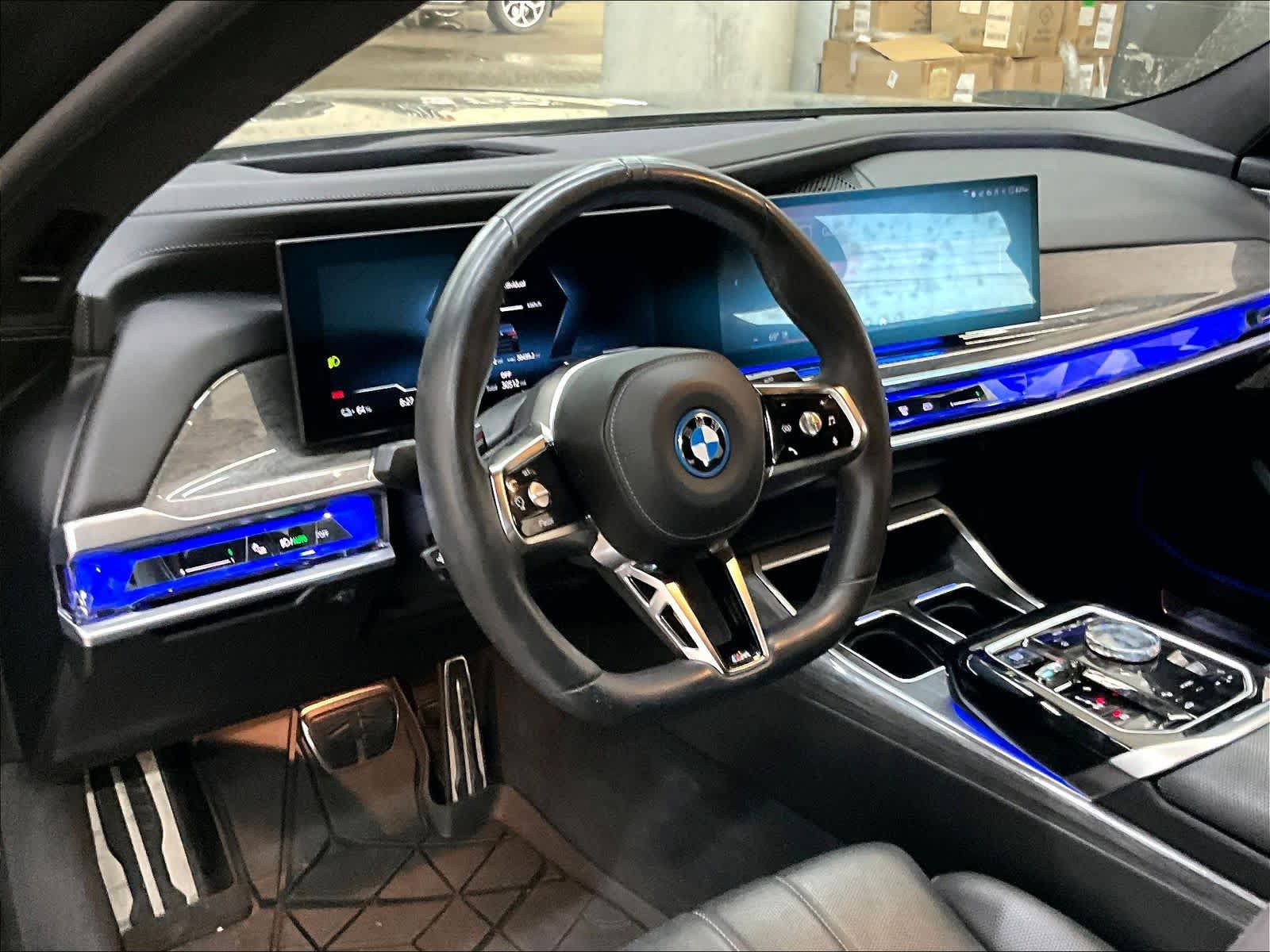 Used 2023 BMW i7 xDrive60 AWD/4WD image 16