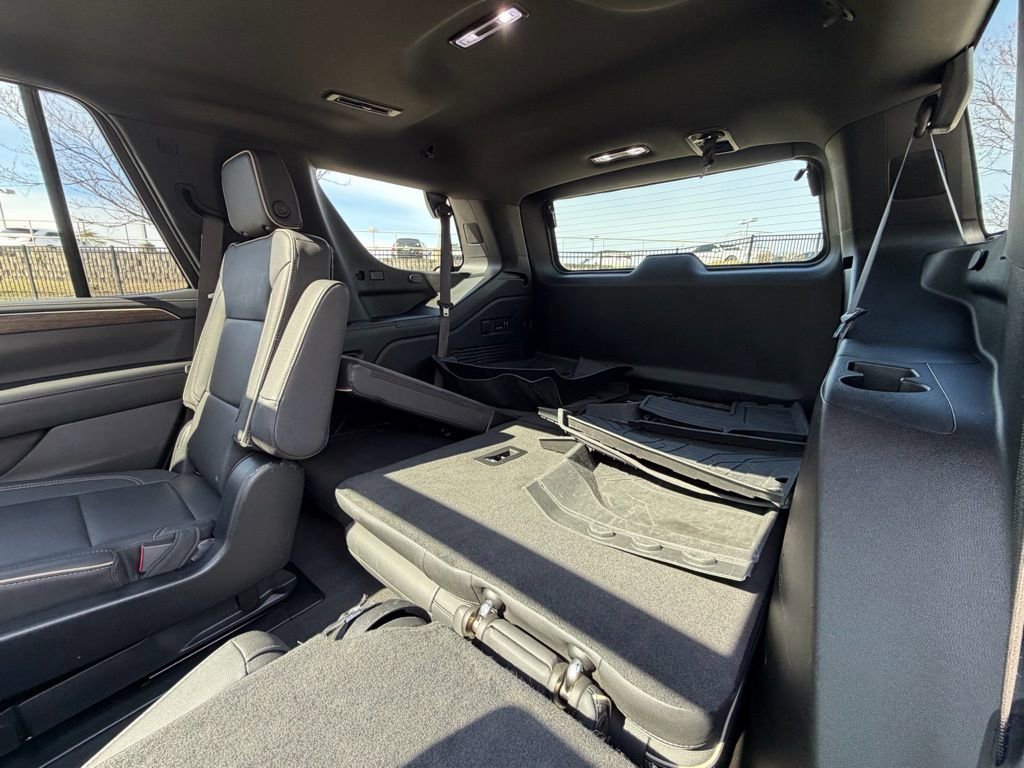 Used 2023 Chevrolet Tahoe Premier w/ Advanced Technology Package RWD image 24