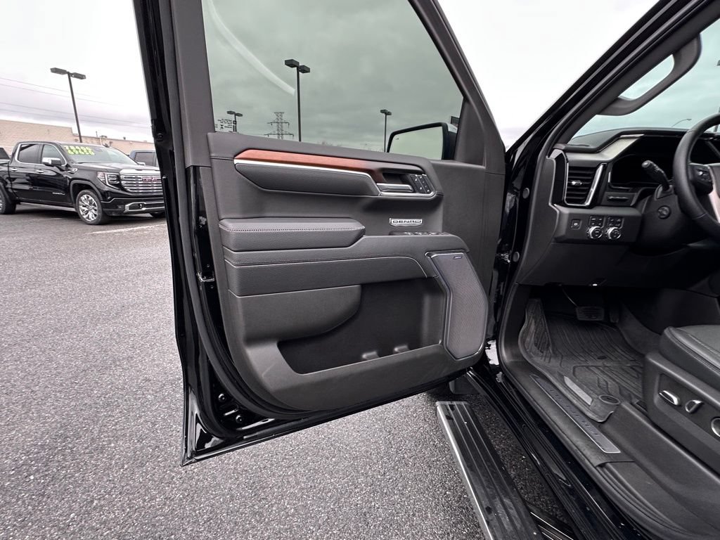 Certified 2025 GMC Sierra 1500 Denali w/ Denali Reserve Package AWD/4WD image 19