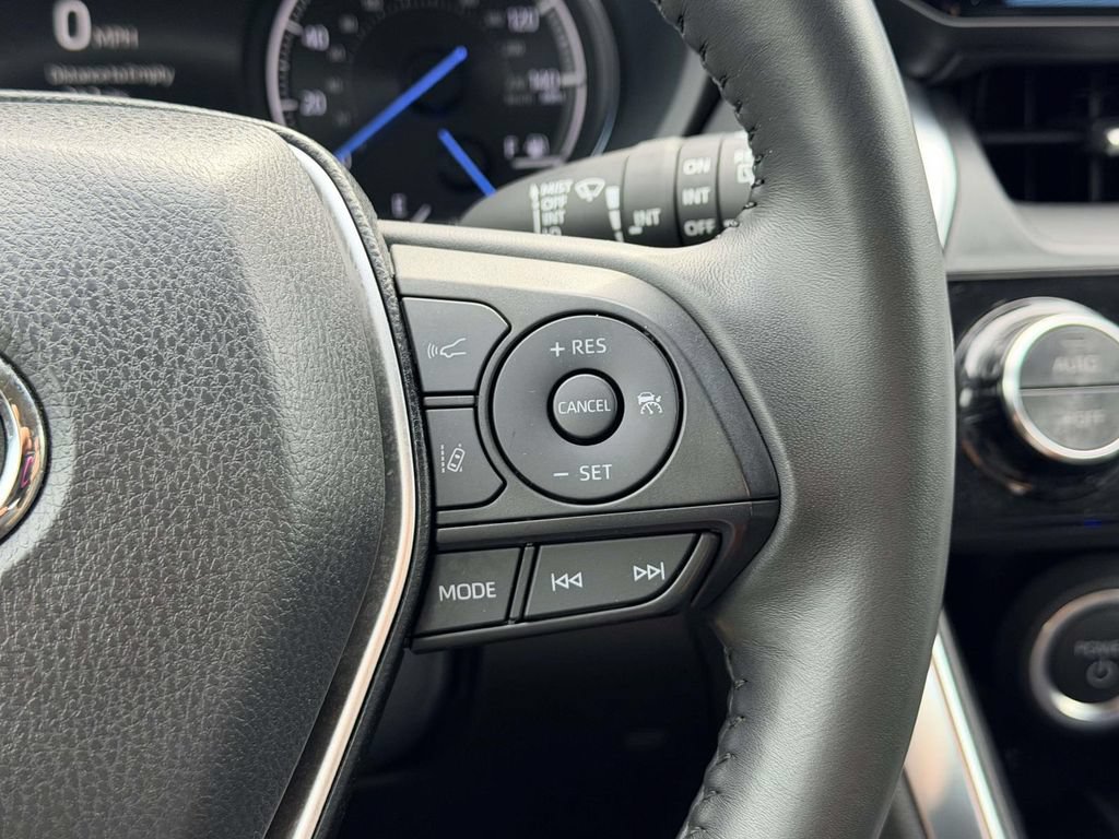 Certified 2024 Toyota Venza LE AWD/4WD image 8