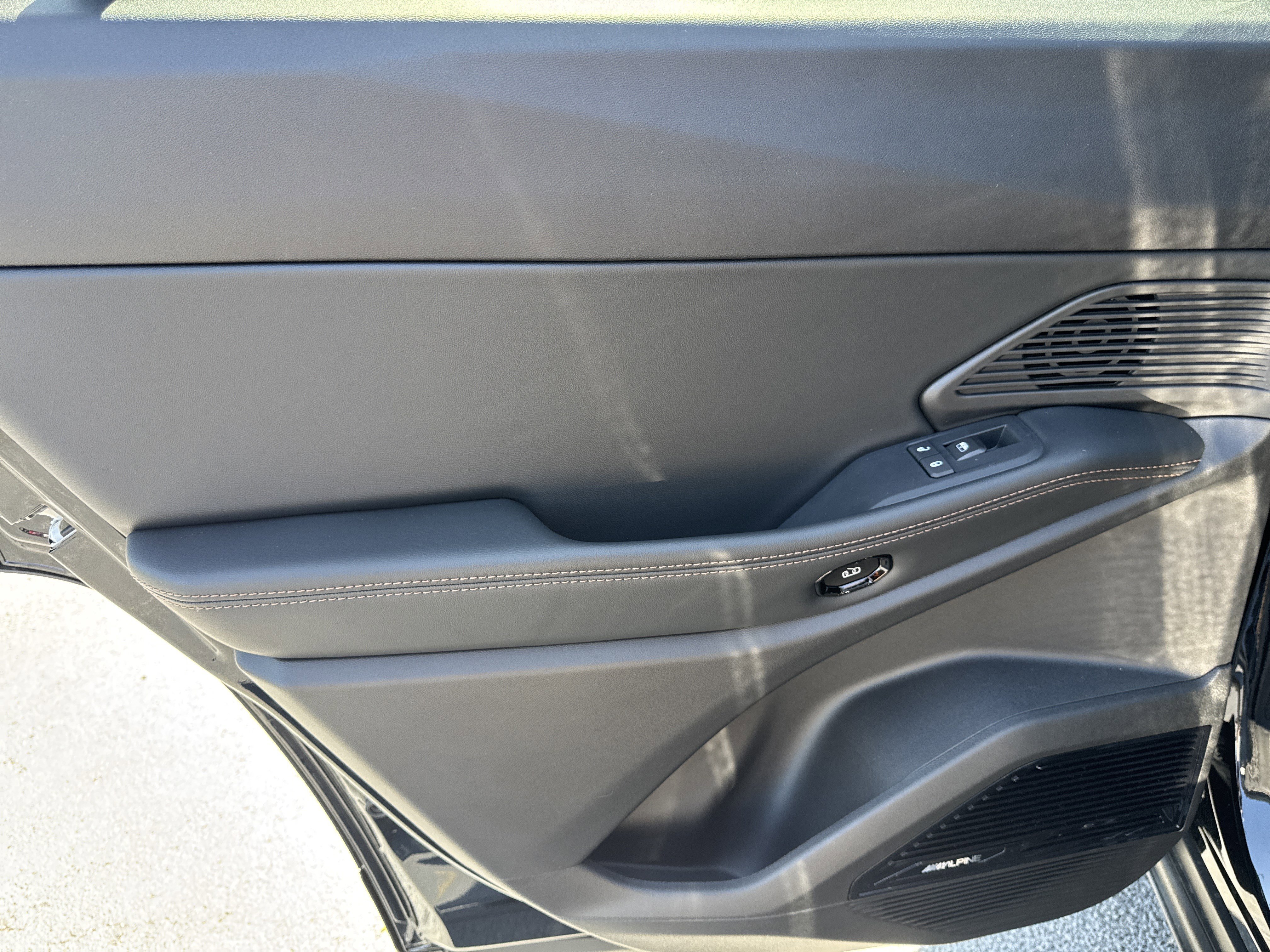 New 2026 Jeep Cherokee Overland image 25