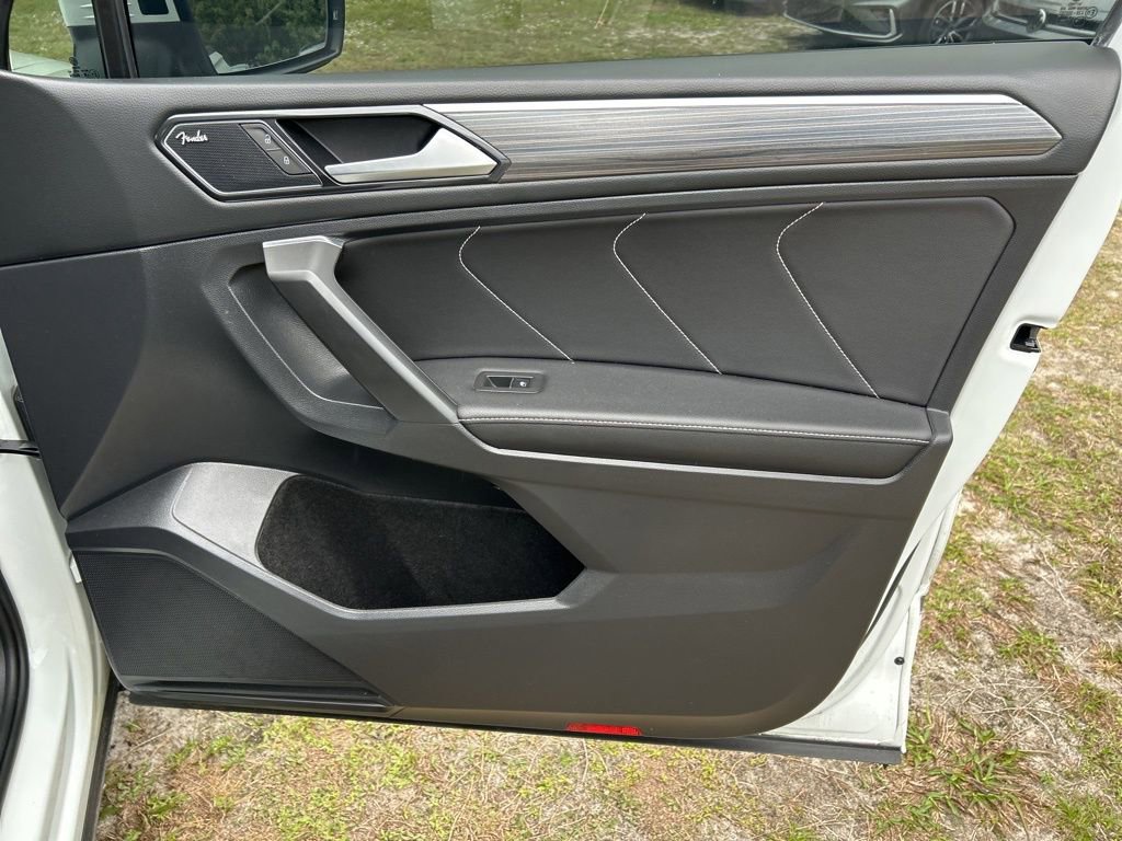 Used 2022 Volkswagen Tiguan SEL R-Line image 45